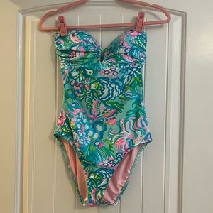 Lilly Pulitzer flamenco one piece swim size 8